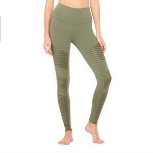 Alo High-Waisted Moto Legging in Jungle Green